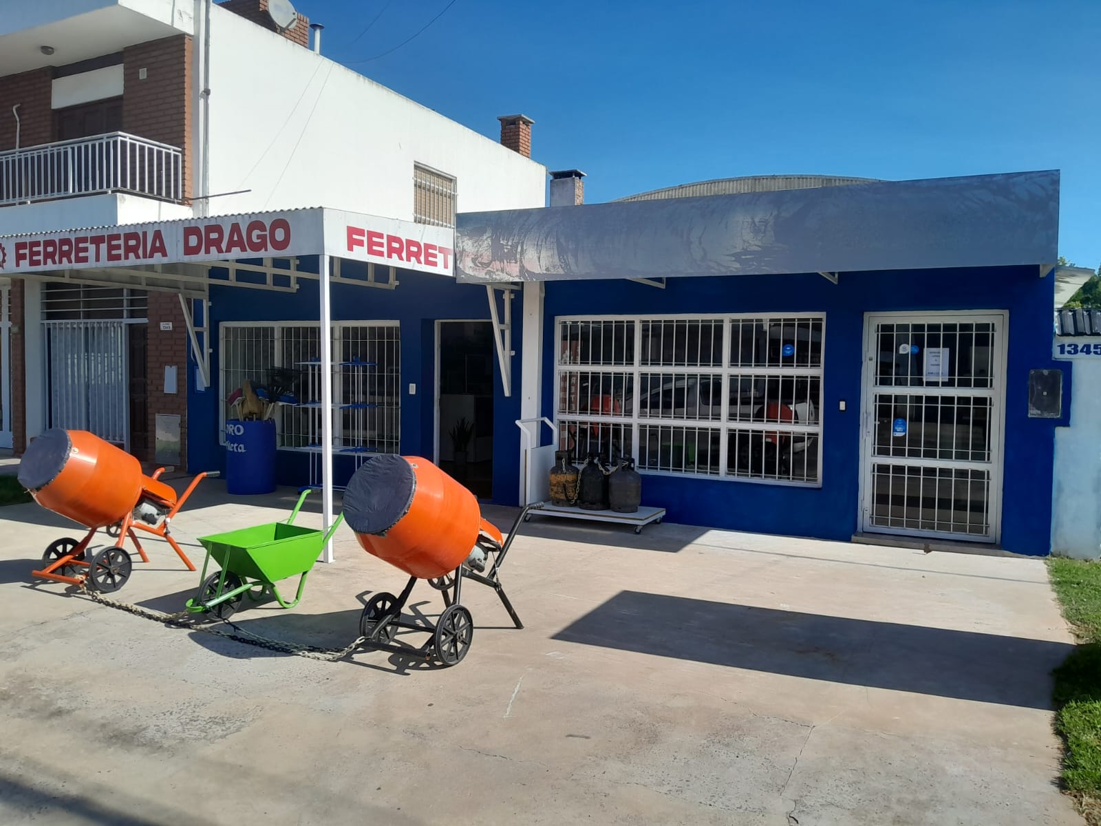 Frente de Ferretería Drago Pergamino