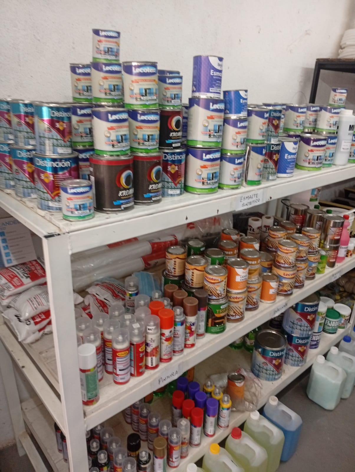 Pinturas y Accesorios en Ferretería Drago